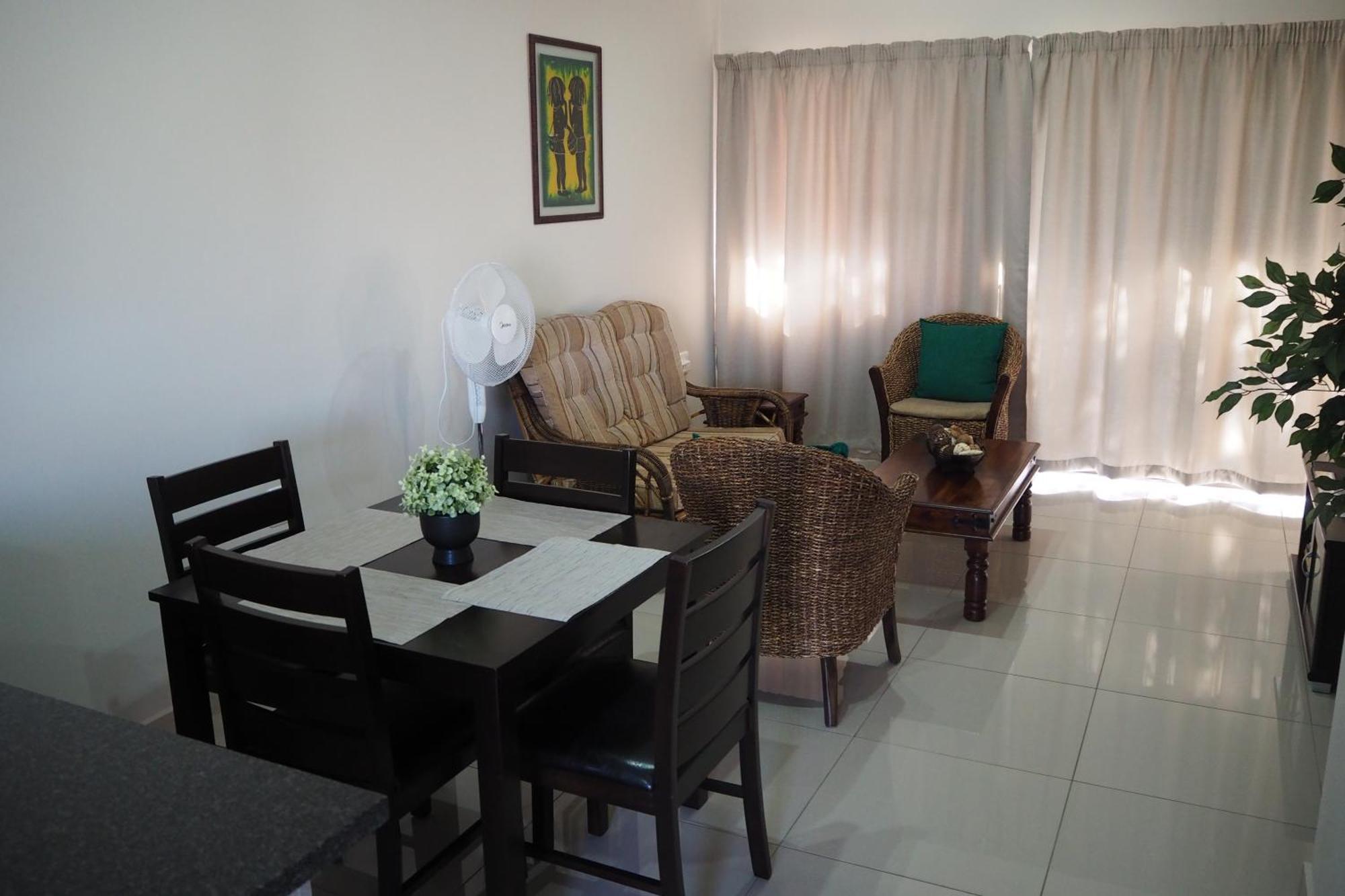 בוקסבורג Or Tambo Self Catering Apartments, The Willows מראה חיצוני תמונה