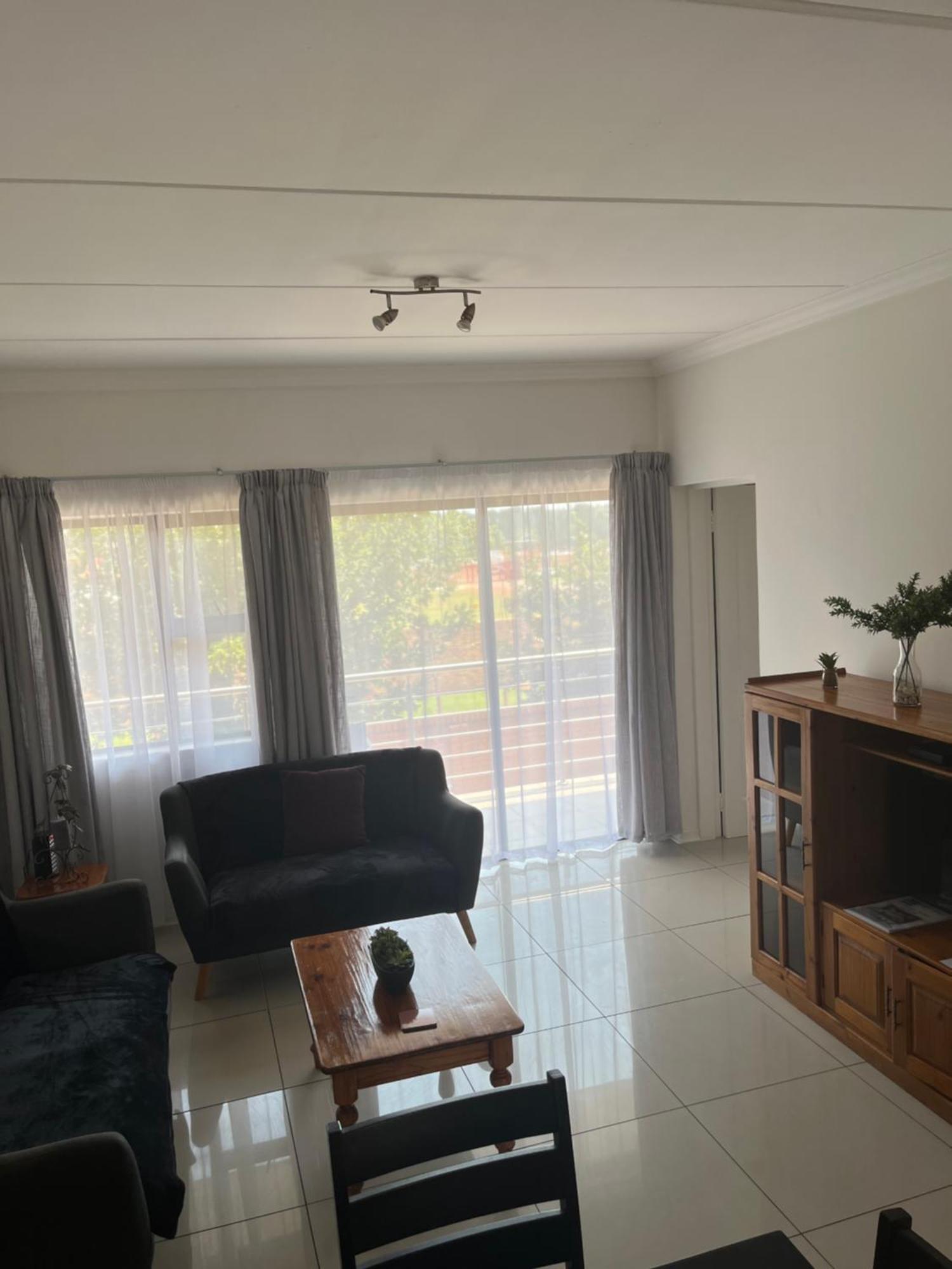 בוקסבורג Or Tambo Self Catering Apartments, The Willows מראה חיצוני תמונה