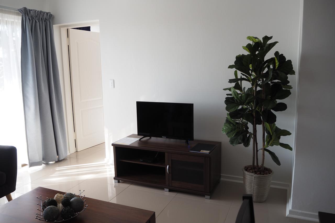 בוקסבורג Or Tambo Self Catering Apartments, The Willows מראה חיצוני תמונה
