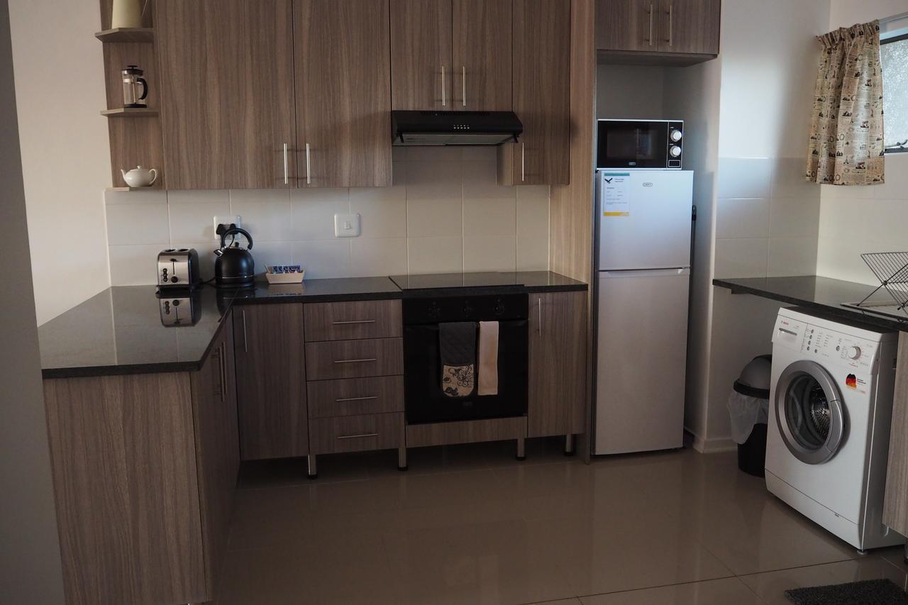 בוקסבורג Or Tambo Self Catering Apartments, The Willows מראה חיצוני תמונה