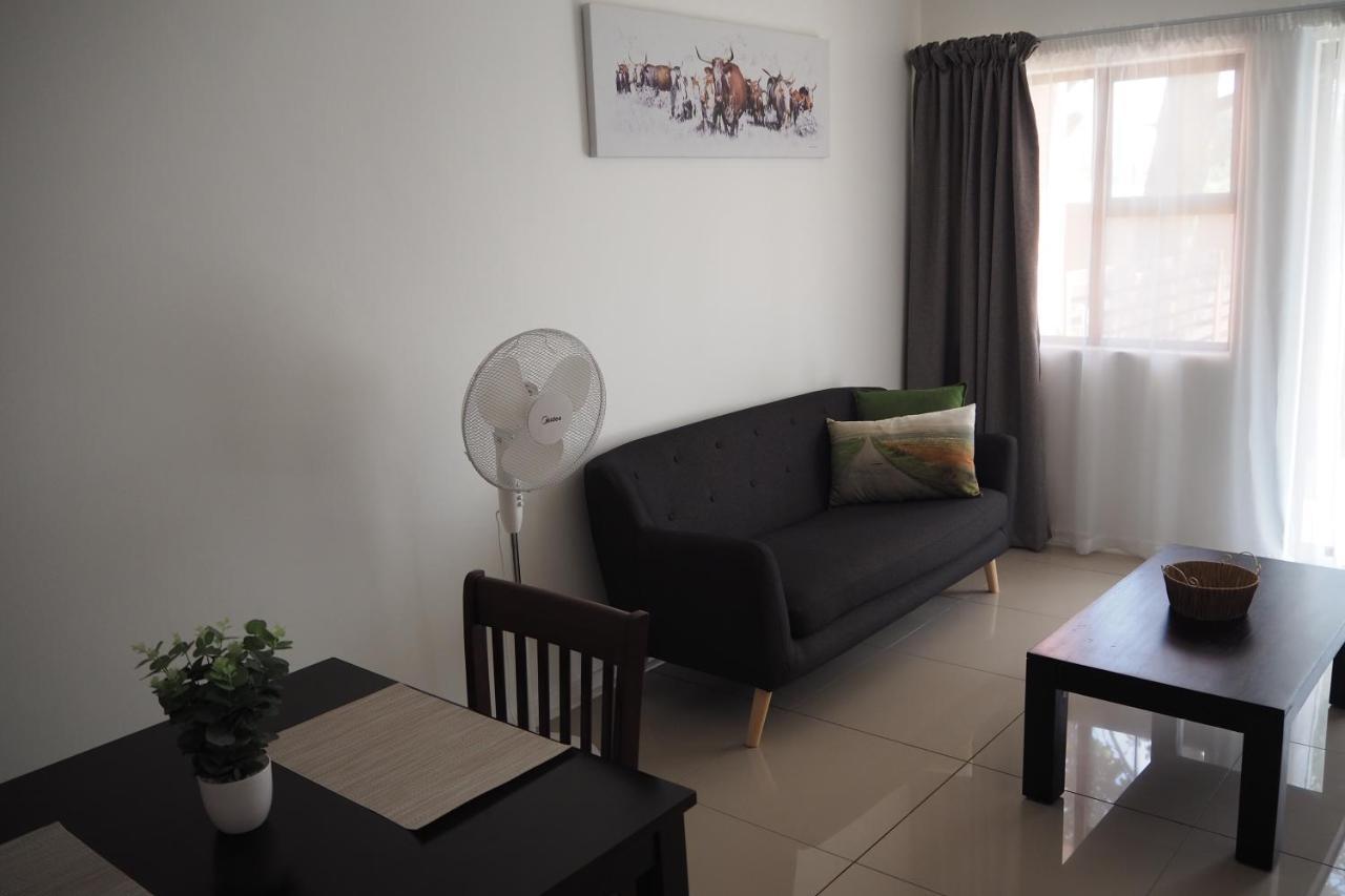 בוקסבורג Or Tambo Self Catering Apartments, The Willows מראה חיצוני תמונה