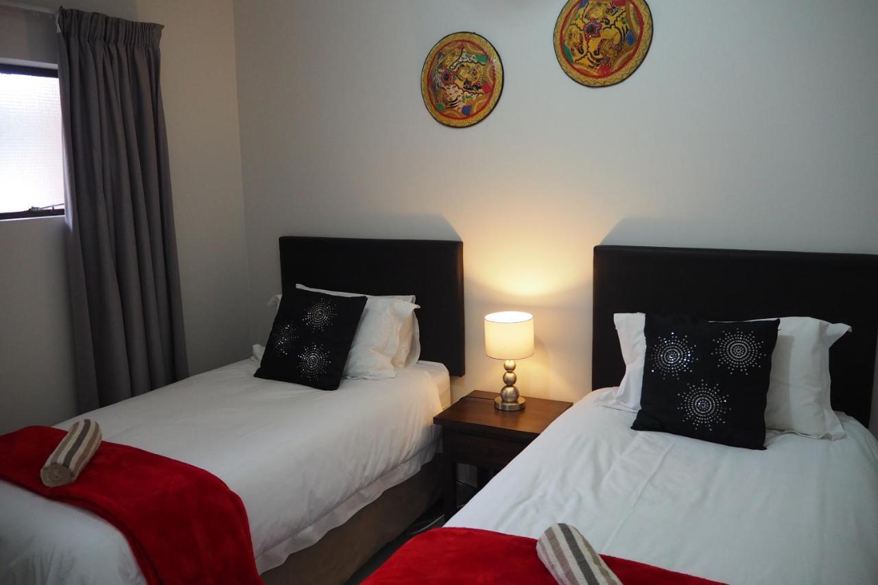 בוקסבורג Or Tambo Self Catering Apartments, The Willows מראה חיצוני תמונה