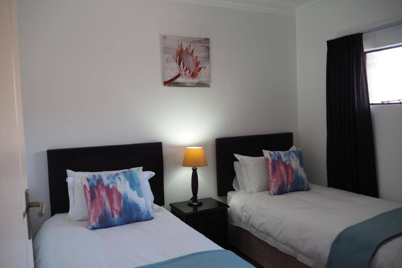 בוקסבורג Or Tambo Self Catering Apartments, The Willows מראה חיצוני תמונה