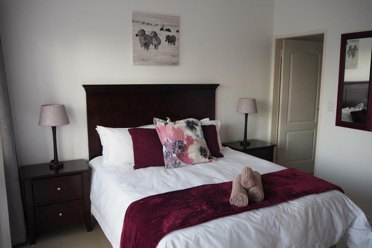 בוקסבורג Or Tambo Self Catering Apartments, The Willows מראה חיצוני תמונה