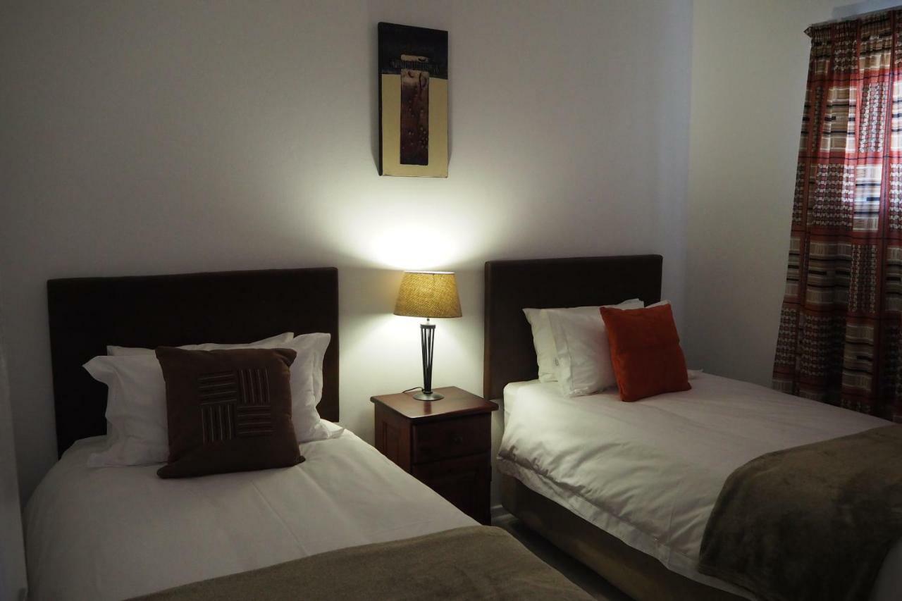 בוקסבורג Or Tambo Self Catering Apartments, The Willows מראה חיצוני תמונה