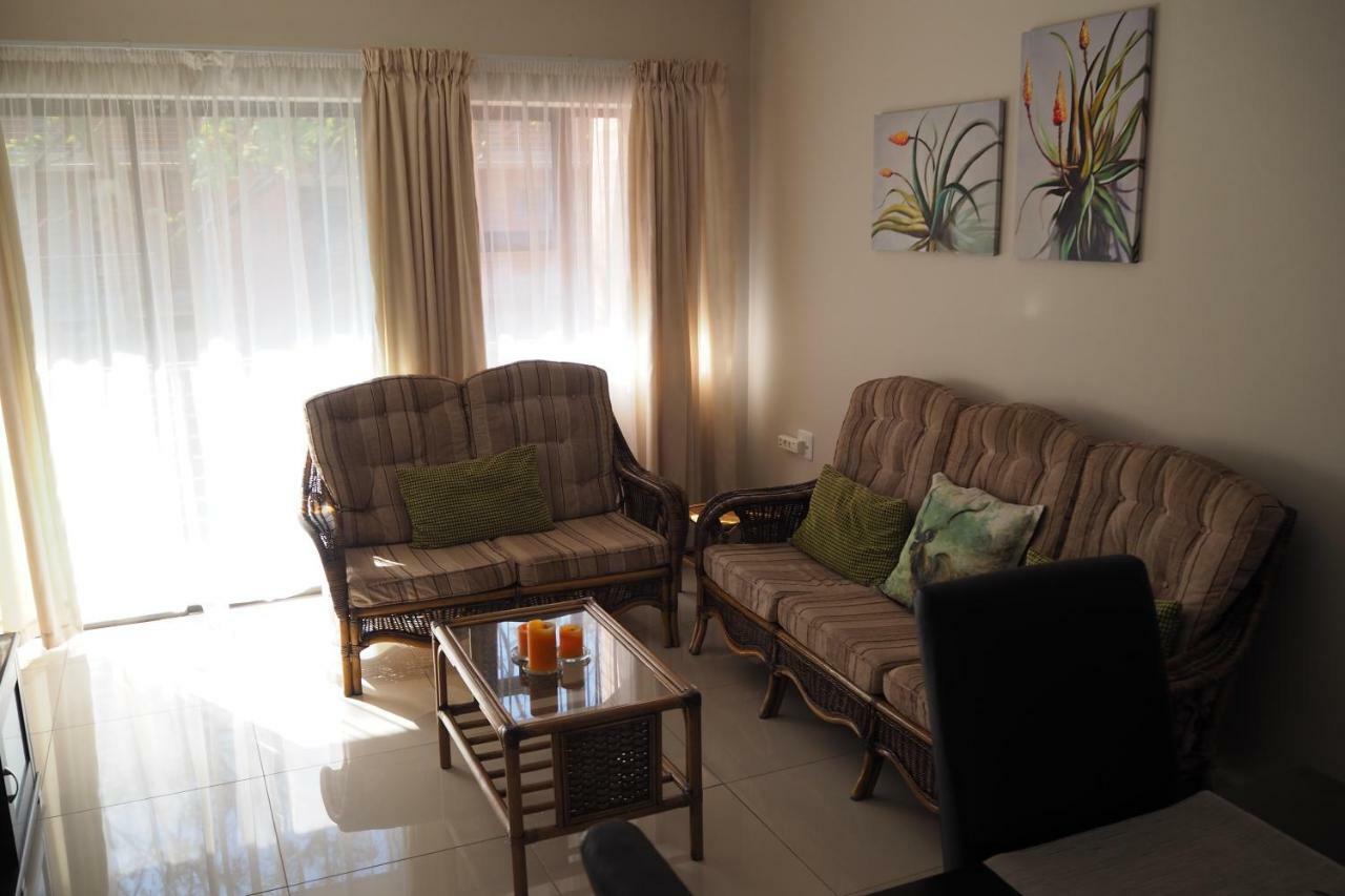 בוקסבורג Or Tambo Self Catering Apartments, The Willows מראה חיצוני תמונה