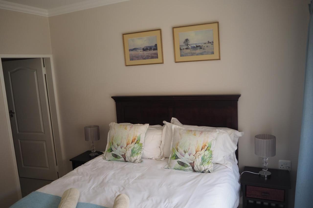 בוקסבורג Or Tambo Self Catering Apartments, The Willows מראה חיצוני תמונה