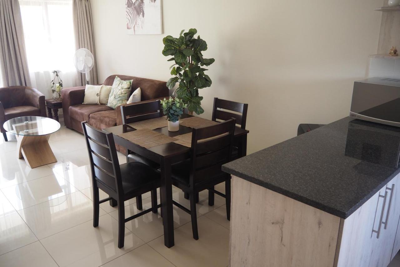בוקסבורג Or Tambo Self Catering Apartments, The Willows מראה חיצוני תמונה