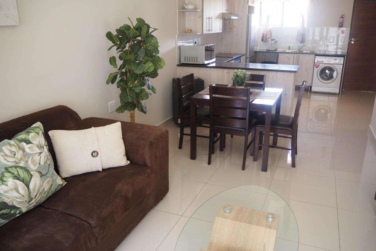 בוקסבורג Or Tambo Self Catering Apartments, The Willows מראה חיצוני תמונה